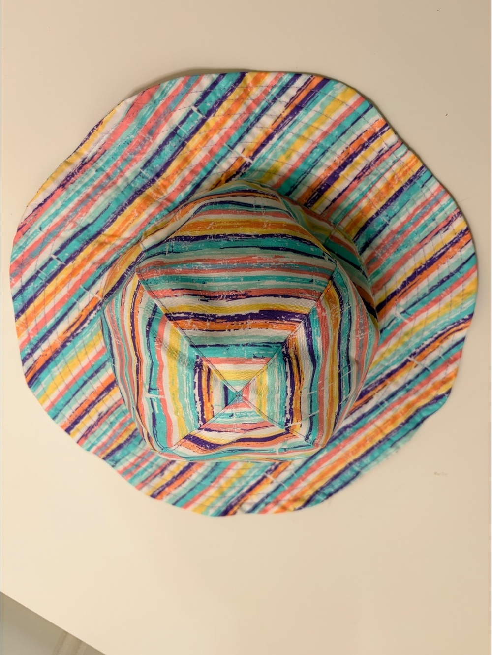 UPF 50+ Reversible Kids Sun Hat Size 4T Multicolored Stripes / Groovy Daisies